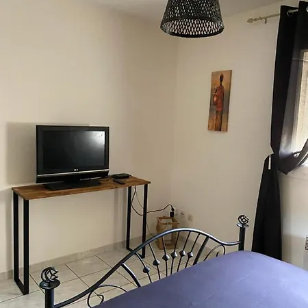 Charmante Dans Un Lotissement Tres Calme Villa *